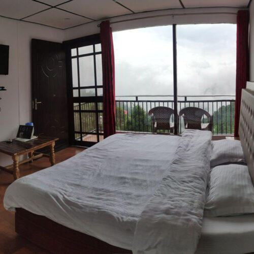 Deluxe cottage with balcony