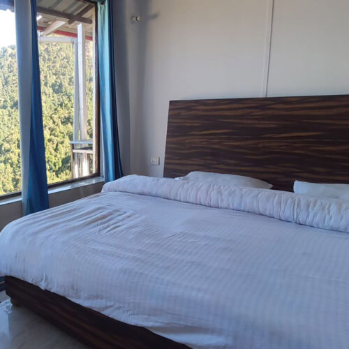 Semi deluxe room